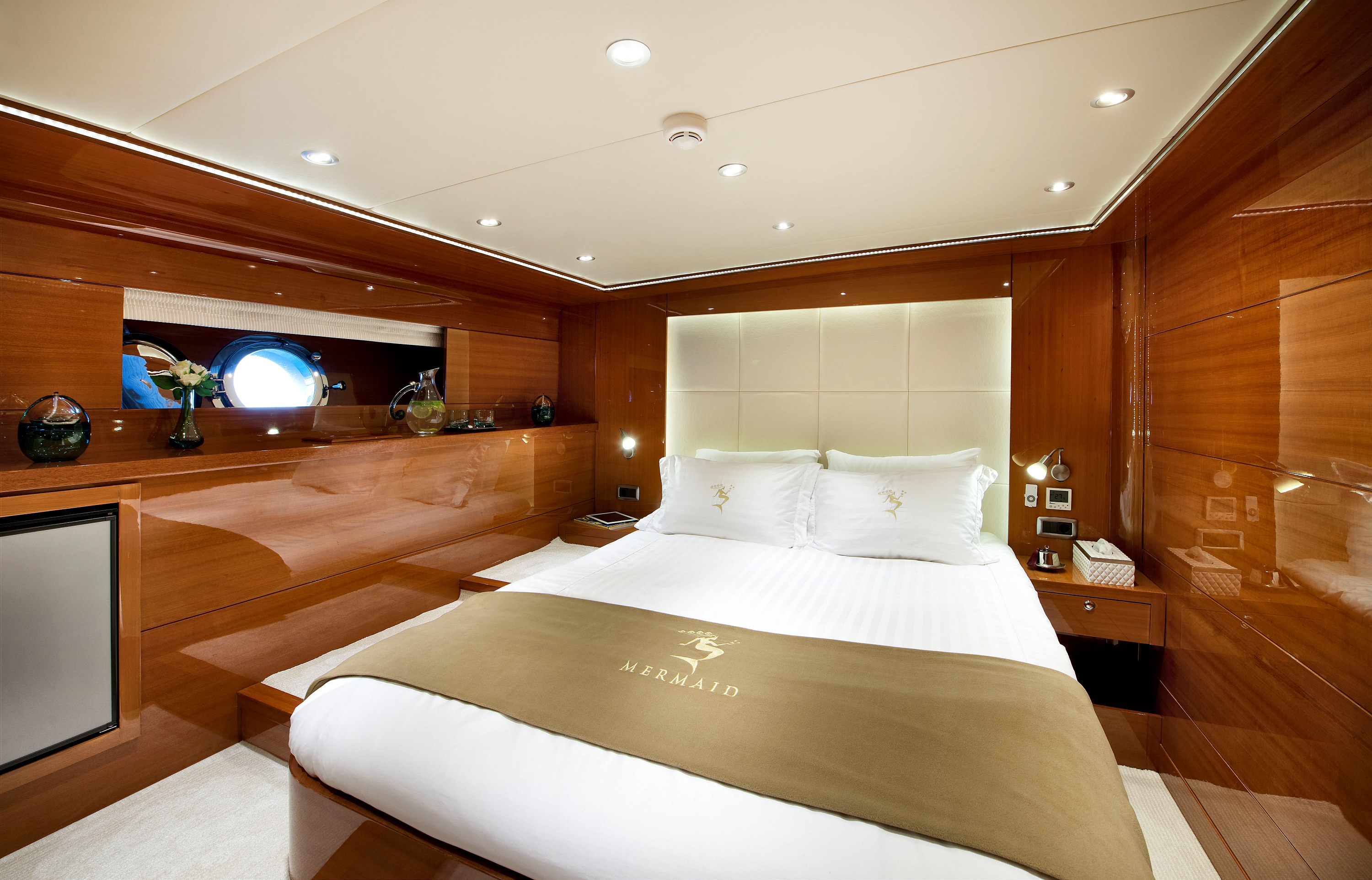 double cabin yacht